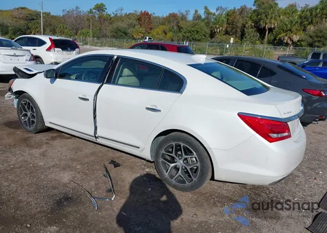 2016 Buick Lacrosse Sport Touring z USA, uszkodzony, nr VIN 1G4G45G38GF209330